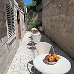 2 Gasthuis 3*