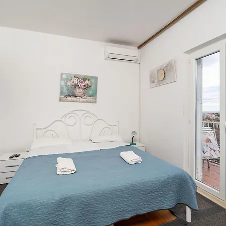 2 Guest house