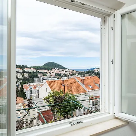 2 Gostinjska kuća 3*
