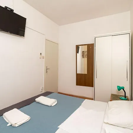 Gostinjska kuća 2 3*